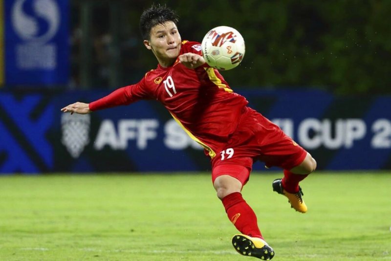 Quang Hải ký hợp đồng 2 năm với Pau FC